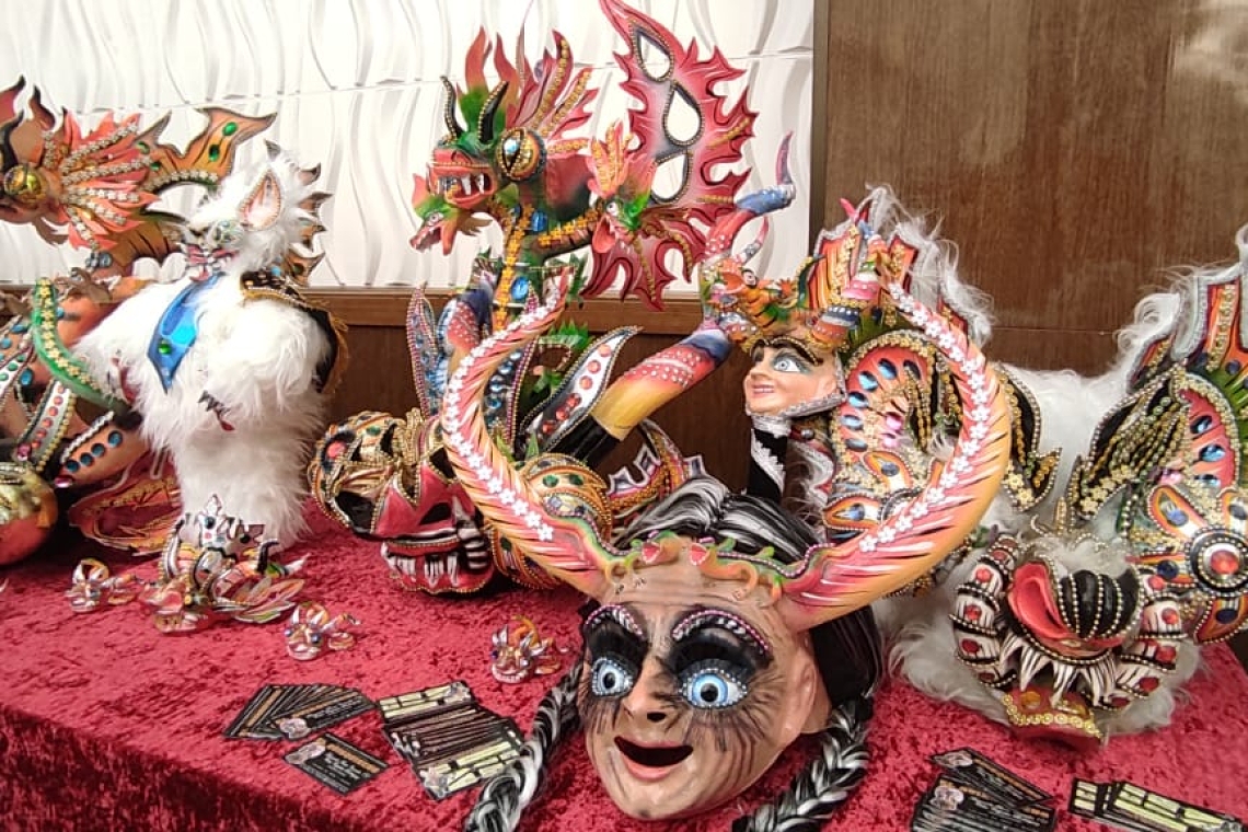 “Careteros” del Carnaval de Oruro demostraron su gran valía con exposición de sus trabajos