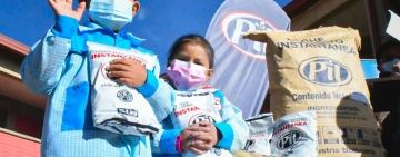 Se inició con la entrega del kilo de leche a los estudiantes de Oruro