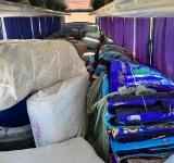 Aduana incauta fardos de ropa y celulares valuados en más de Bs 430.000