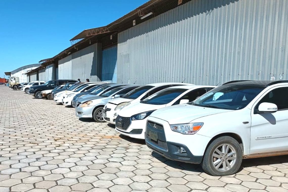 Aduana en seis semanas incauta 49 vehículos “chutos” en Santa Cruz 