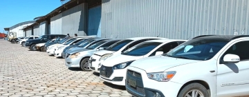 Aduana en seis semanas incauta 49 vehículos “chutos” en Santa Cruz 