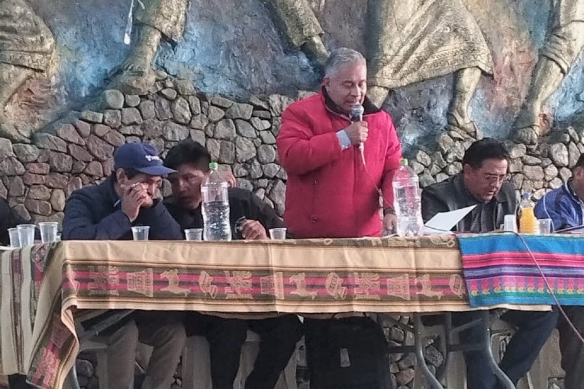 Socializan lucha contra el contrabando a Trabajadores Campesinos de Cochabamba