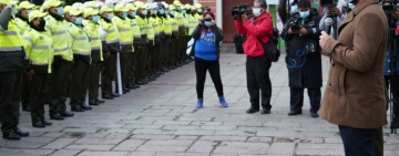 Caen dos efectivos por extorsión de $us 6.000 a colombiano implicado en asesinato de policías