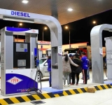 YPFB exhorta evitar filas en surtidores y pide deponer amenazas que perjudiquen abastecimiento 