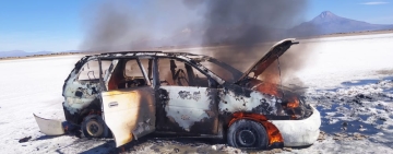 CEO-LCC comisa flotas, un camión, vehículos y queman una vagoneta