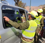 Inspeccionan vehículos de transporte público con vidrios oscurecidos
