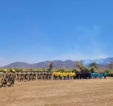 Bomberos de las FFAA reciben 46, 24 toneladas de material y víveres en Yacuiba