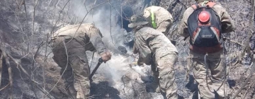 Defensa Civil y FFAA controlan incendios en Capinota y Del Villar