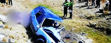 Choque de vehículos se cobra la vida de seis personas en tramo Desaguadero-La Paz