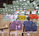 Duro golpe al contrabando, la Aduana comisa 146 toneladas de ropa usada
