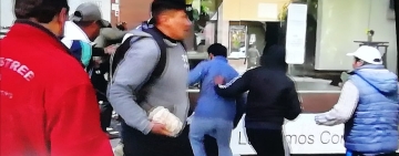 Defensoría condena agresión a periodistas y exige al Gobierno garantice el trabajo de la prensa