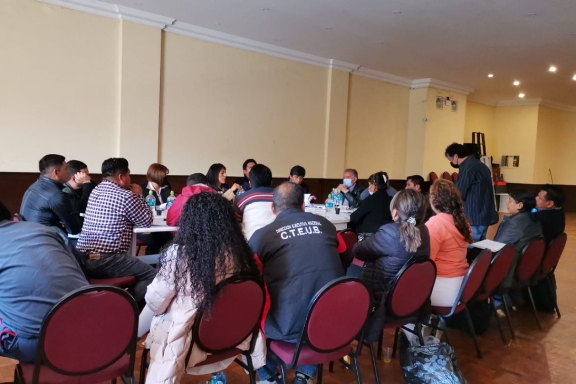 Defensoría viabiliza que se reconozca y acredite a dirigencia del magisterio paceño