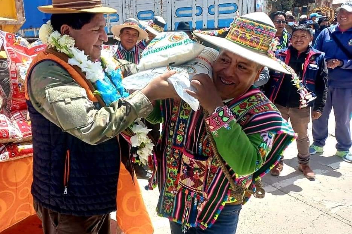 Entregan 37,86 toneladas de ayuda para 1.300 familias de municipios de Oruro