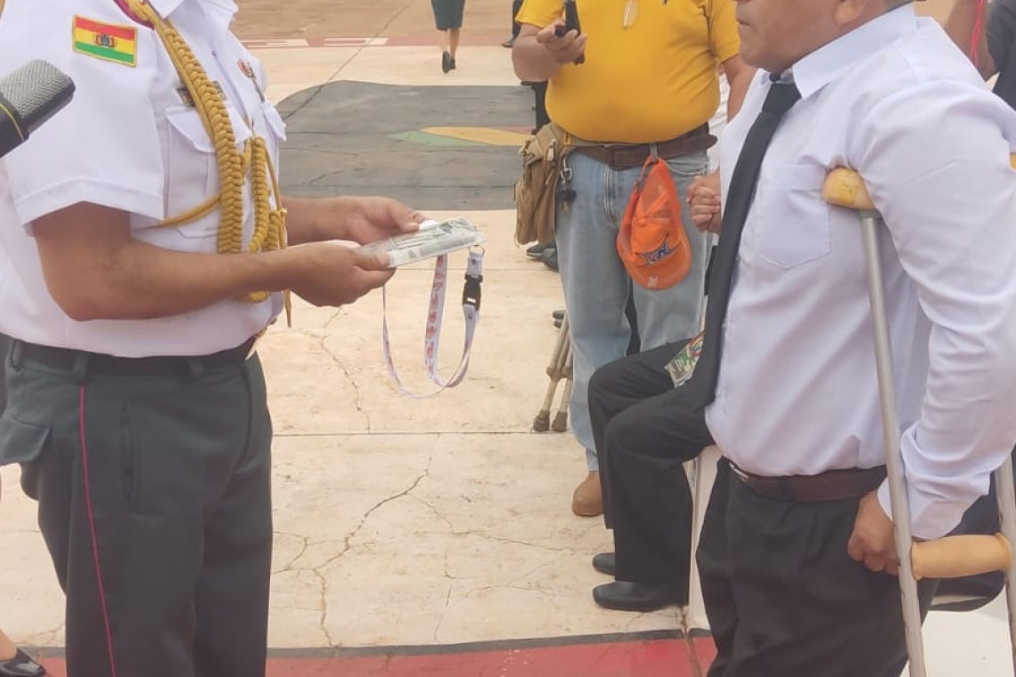 Defensa entregó Libretas del Servicio Militar a personas con discapacidad en Beni
