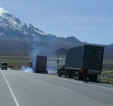 Frontera se abrió para camiones que exportan productos y estaban en tránsito 