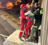 Servidores policiales evitan suicidio en puente Ferrobeni en La Paz
