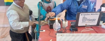 SEGIP concede cédulas de identidad gratuitas a comunarios de Tiawanaku