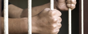 Ordenan detener a camarógrafo de prensa acusado con pruebas falsas