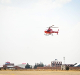 Gobierno desplaza helicóptero con bambi bucket para sofocar incendio en La Asunta 