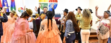 Defensoría presenta la Declaración Universal de los DDHH en Lengua de Señas Boliviana