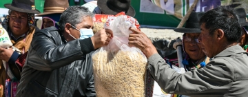 Gobierno entrega de ayuda humanitaria a más de 1.700 familias de seis municipios paceños 