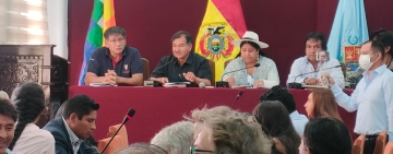 Gobernación brinda informe referente a la problemática de la laguna Alalay y su impacto ambiental