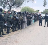 Policía desaloja a los avasalladores en el poblado de Combuyo-Cochabamba