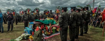 Con ascenso póstumo, Policía rinde homenaje a policía abatido por un sicario del Brasil
