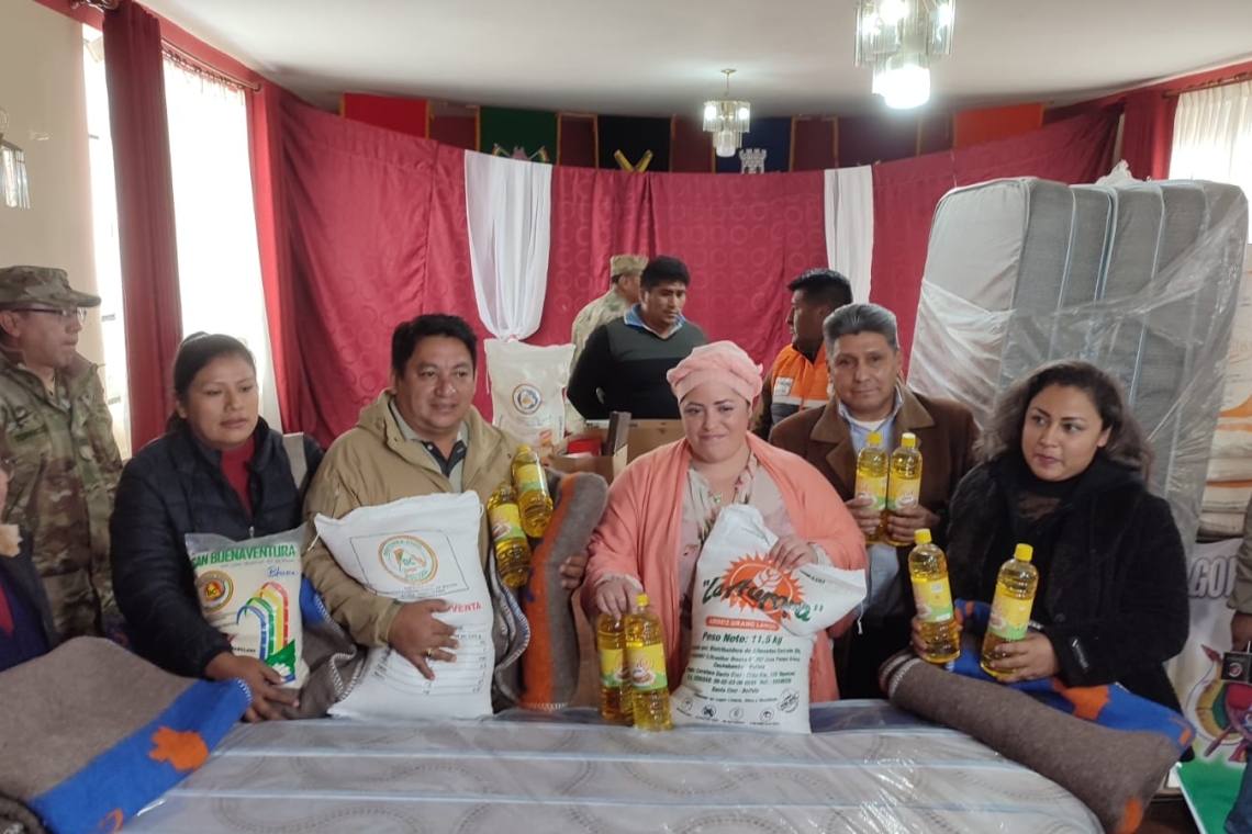 Defensa entrega 17,67 toneladas de ayuda para zonas auríferas del Norte de La Paz