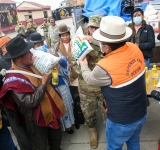 Defensa entrega 27, 46 toneladas de ayuda para 910 familias en La Paz