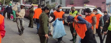 Compadres infractores asearon varios puntos de la ciudad de La Paz