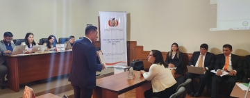 Experta uruguaya enseña técnicas litigación oral a aspirantes a fiscales