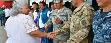Voluntarios militares reciben reconocimiento de la alcaldesa de Cobija