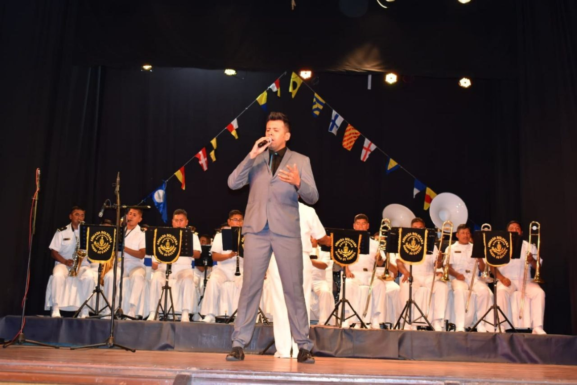 Escuela Naval Militar organiza Retreta de Gala con miras a sus Bodas de Oro