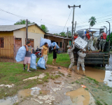 Desplazan nuevo contingente de ayuda humanitaria a Cobija