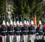 Presidente exhorta a cadetes seguir ejemplo de servicio a la patria y su pueblo 