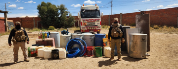 Implicados en transporte ilegal de combustible a la cárcel en Cochabamba