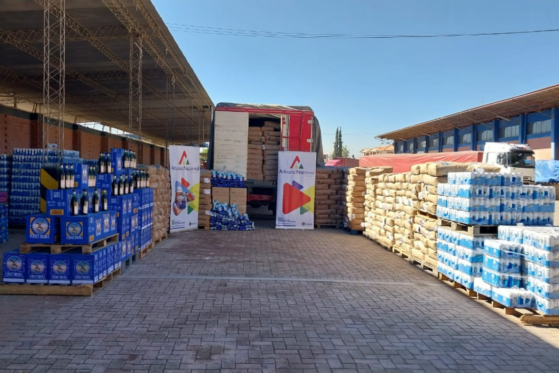Comisan más de 20 toneladas de harina, bebidas y leche de contrabando en Cochabamba