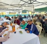 La familia militar muestra apoyo con una kermes a favor de los cadetes accidentados