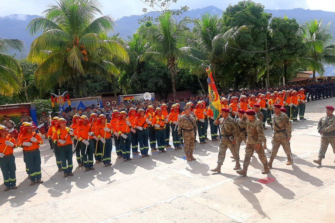FFAA se capacitan contra incendios forestales Francia-Bolivia II"