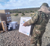 Militares comisan "línea negra" en carretera Charaña-La Paz