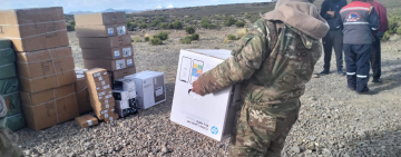 Militares comisan "línea negra" en carretera Charaña-La Paz