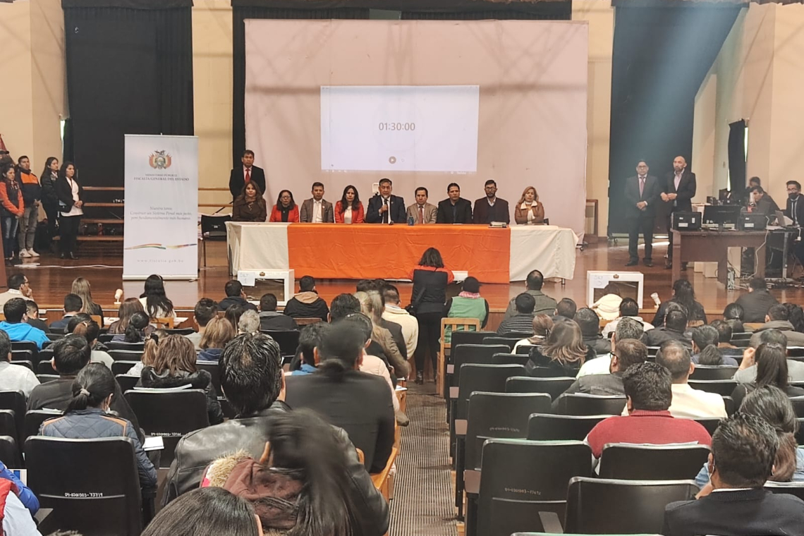 En Cochabamba 492 postulantes a fiscales de Materia rinden examen 