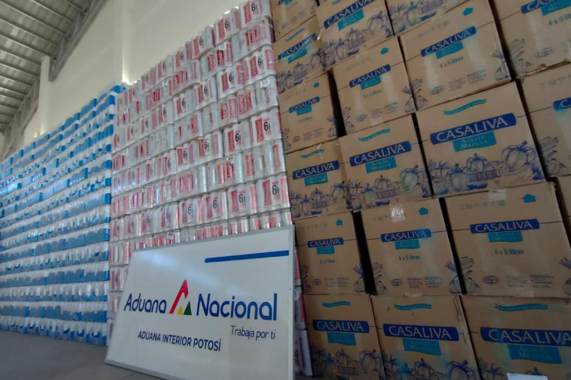 Aduana comisa tres camiones con 40 toneladas de contrabando en Potosí