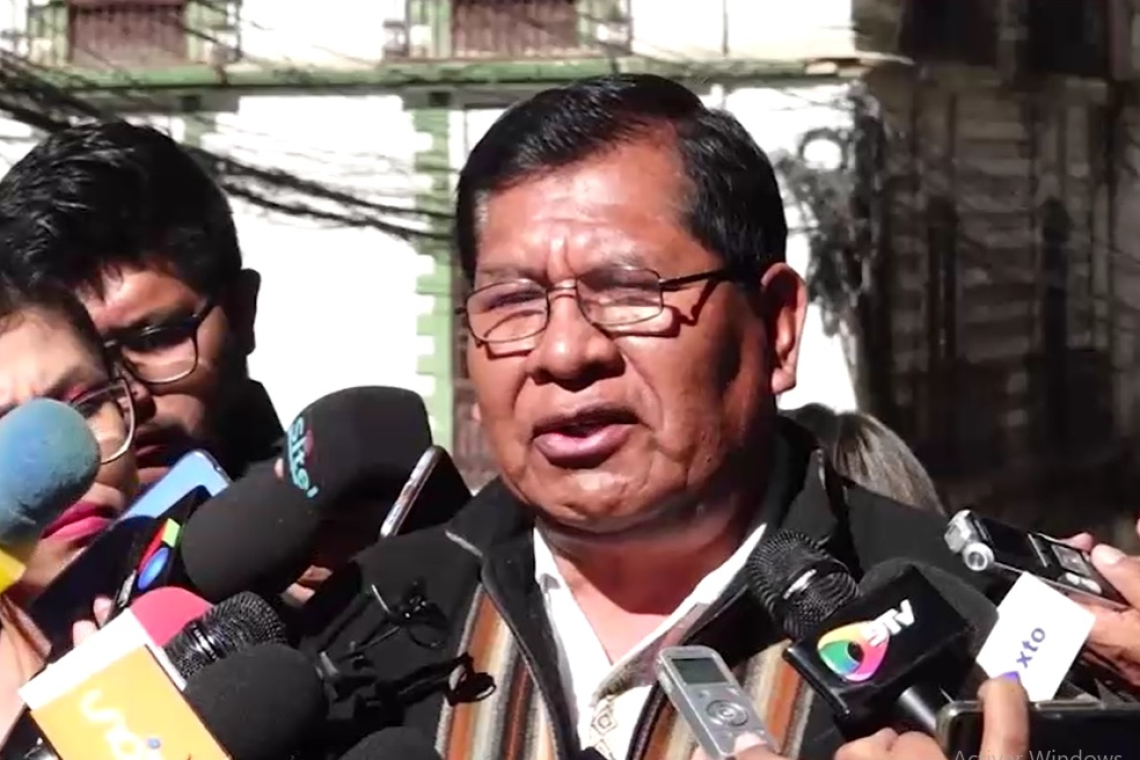 De la Cruz pide la renuncia del presidente del ALD por violencia familiar