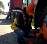 Dirección de Movilidad Urbana realiza operativo de control de paradas ilegales de flotas y camiones 