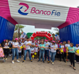 Campaña a favor de niñez con cáncer unió a 2.000 caminantes en Santa Cruz