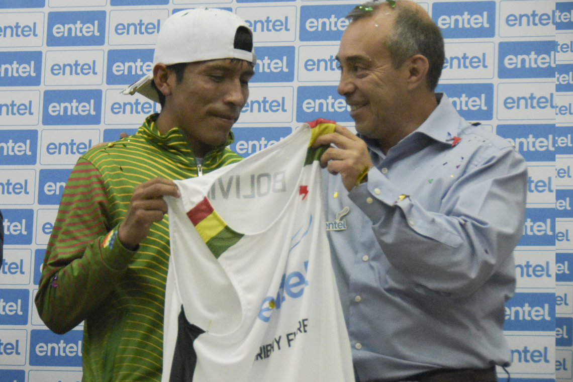 Entel patrocina al fondista Héctor Garibay para su participación en los Juegos Olímpicos de Francia 
