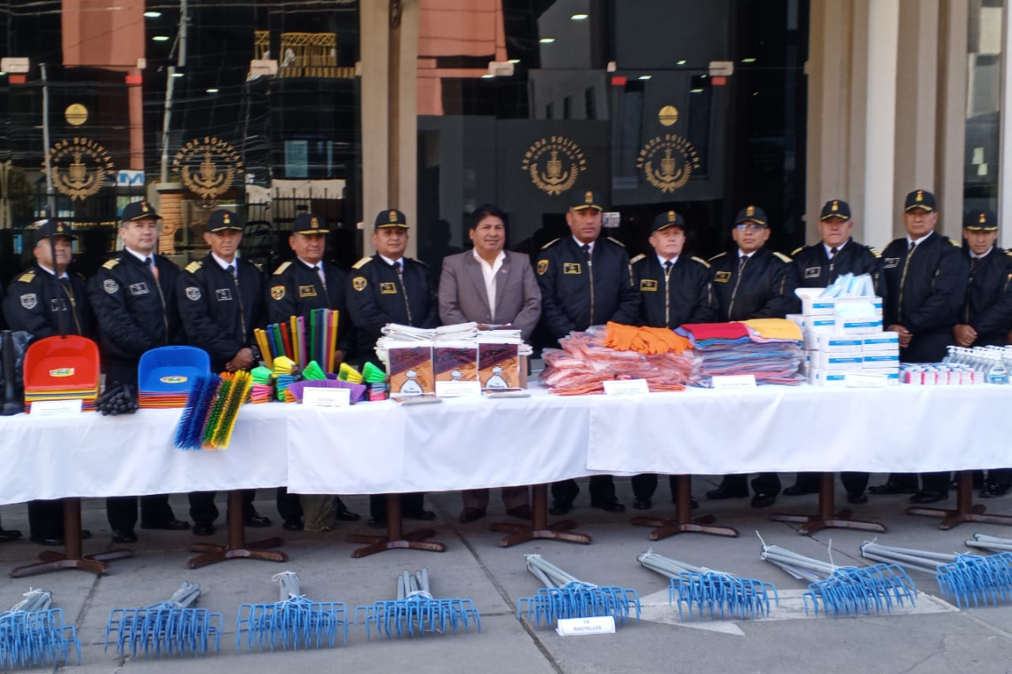 La Armada Boliviana ejecuta Plan Nacional de Limpieza de Playas