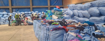 Aduana destruye 47 toneladas de ropa usada en Oruro para la Subasta Ecológica